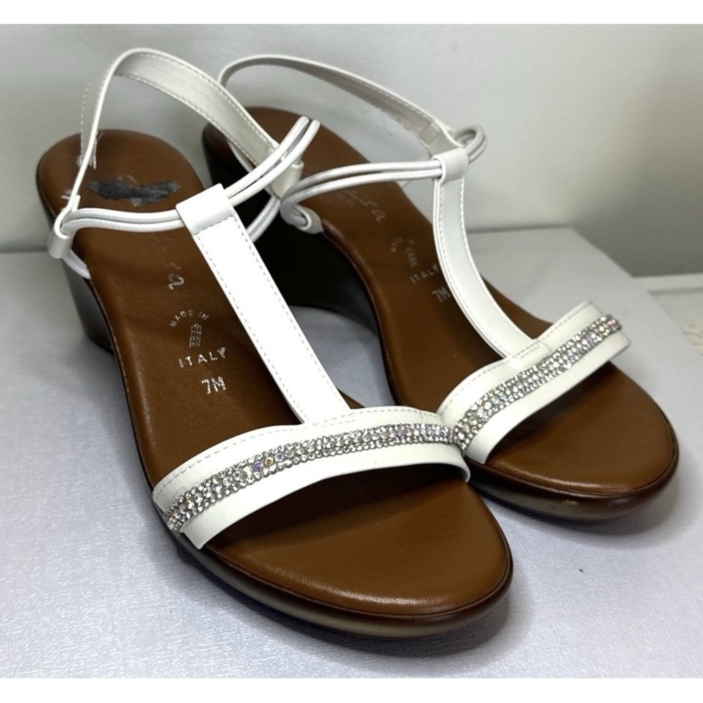 Contesa by Italian Shoemakers Size 7M White Wedge Rhinestone Embellished Sandals